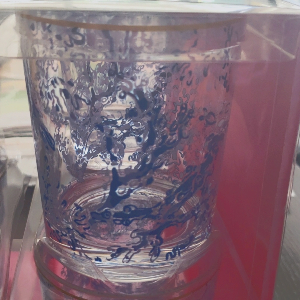 Lilly Pulitzer CLEAR & BLUE Coraly 4 Low-Ball Glasses Set - Picture 2 of 5